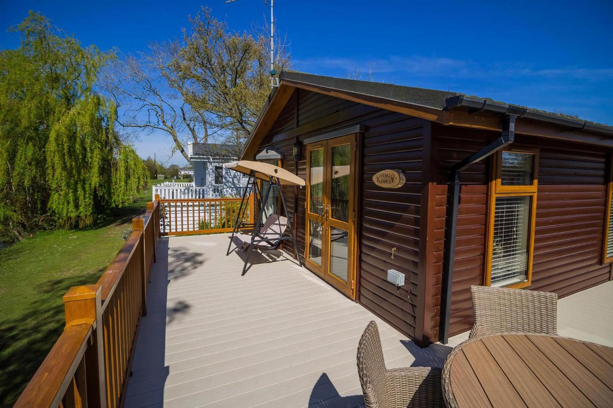 Stunning Lodge With Free Wifi For Hire At Carlton Meres In Suffolk Ref 60013M 萨克斯曼德姆 外观 照片