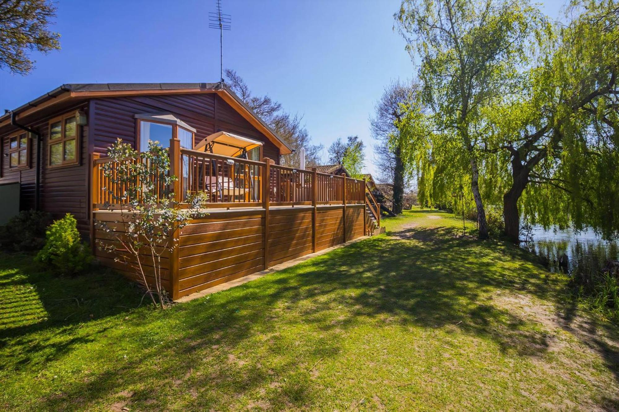Stunning Lodge With Free Wifi For Hire At Carlton Meres In Suffolk Ref 60013M 萨克斯曼德姆 外观 照片