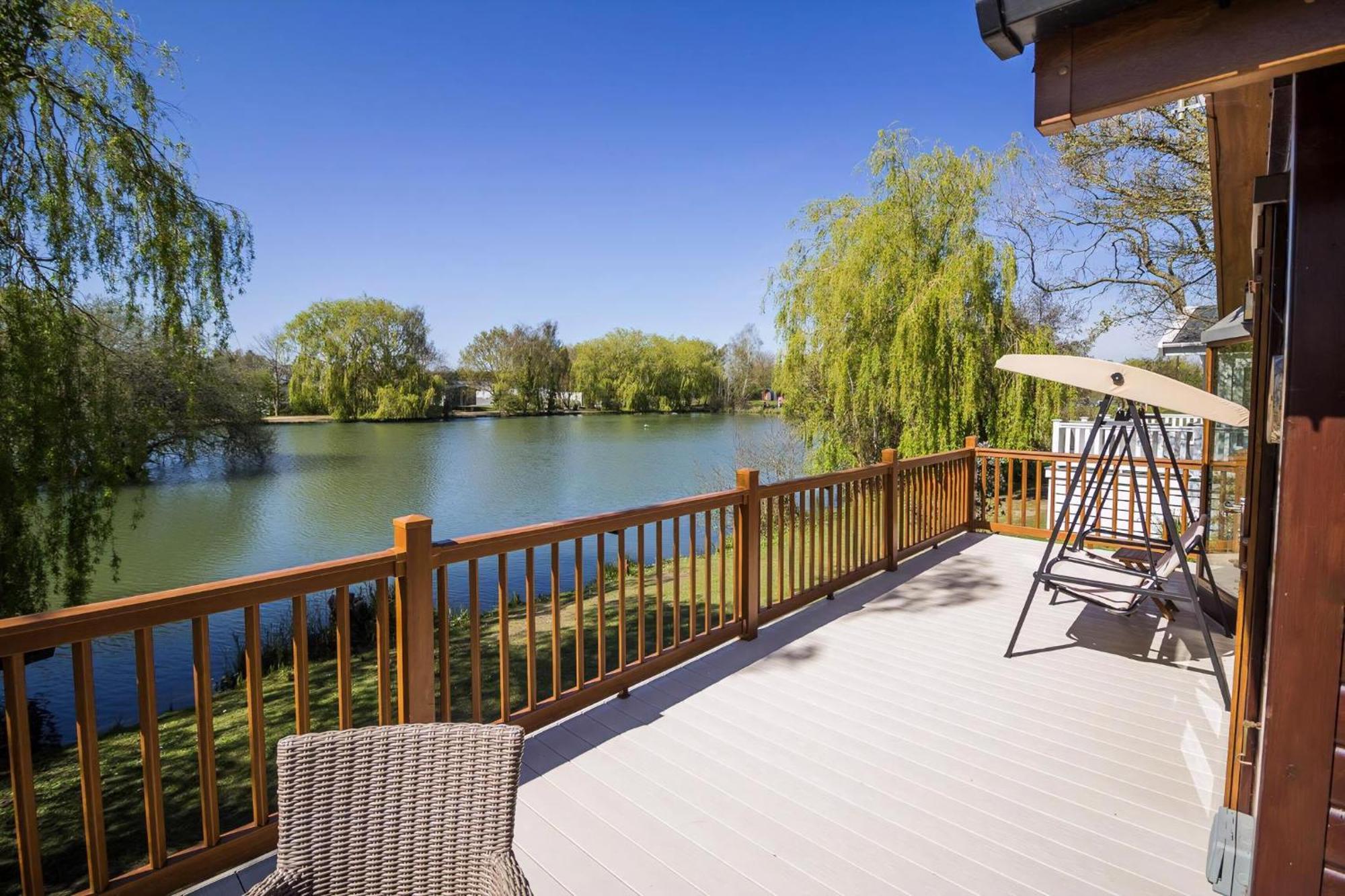 Stunning Lodge With Free Wifi For Hire At Carlton Meres In Suffolk Ref 60013M 萨克斯曼德姆 外观 照片